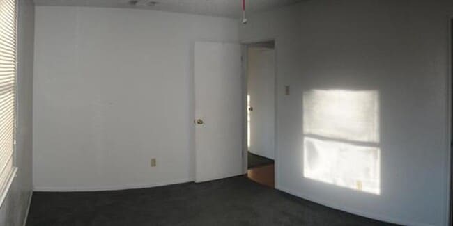 Building Photo - 222 Bridle Dr