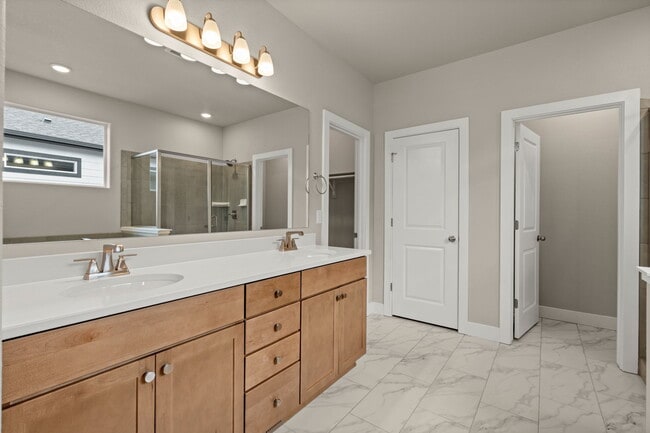 Building Photo - 16353 Cattle Crk Ct