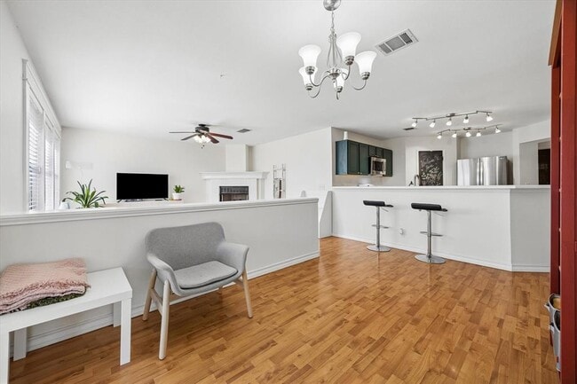 Building Photo - 2011 Harvest Moon Dr