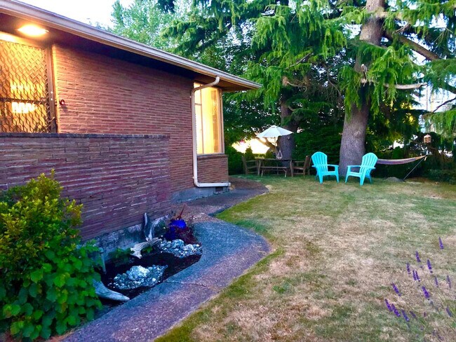 Building Photo - 7900 Beacon Ave S