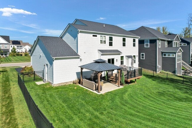 Building Photo - 354 Passina Rd