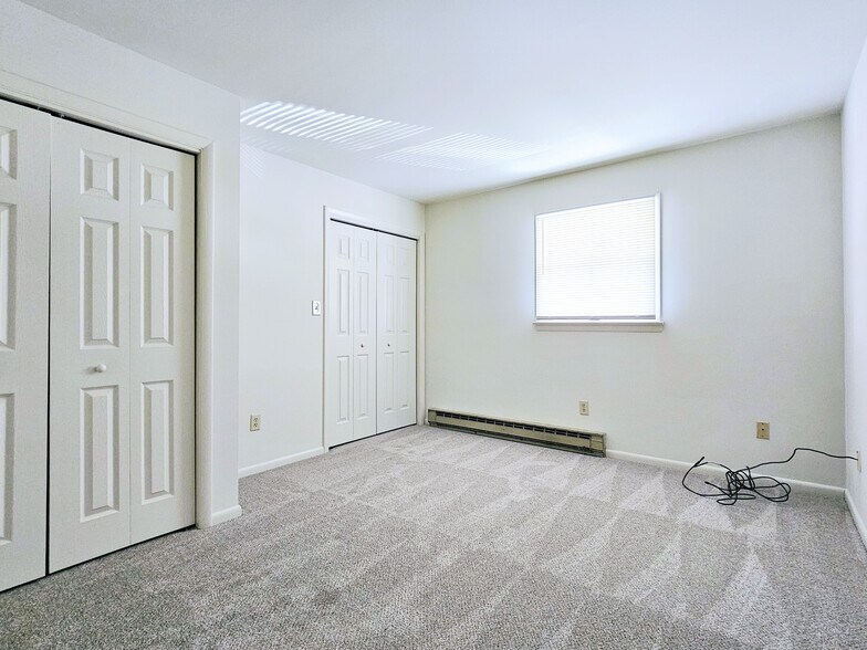 Building Photo - 367 W Washington Ave