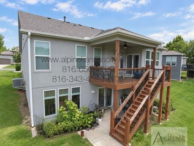 Building Photo - Beautiful Home