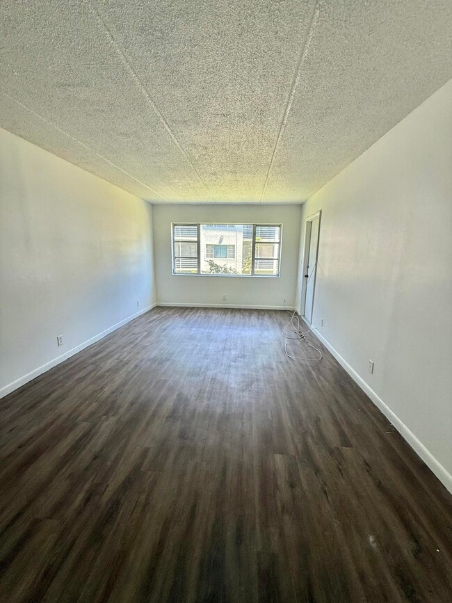 Building Photo - 4500 N Flagler Dr