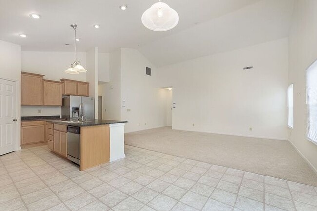 Building Photo - 3 Bedroom 2 Full Bath Ranch in Westfield in Popular Maple Knoll!