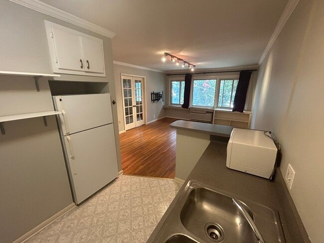 Building Photo - 2020 Beech Ave