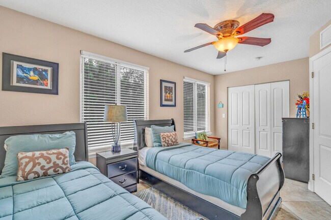 Building Photo - 12400 Overseas Hwy