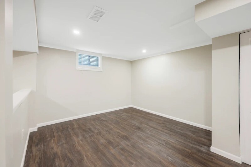 Building Photo - 609 Durrett Dr
