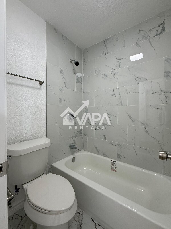 Building Photo - 5212 Vinecrest Cir