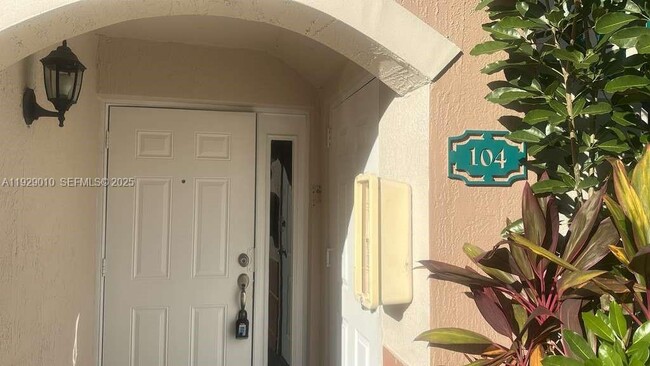 Building Photo - 1301 SE 28th Ln