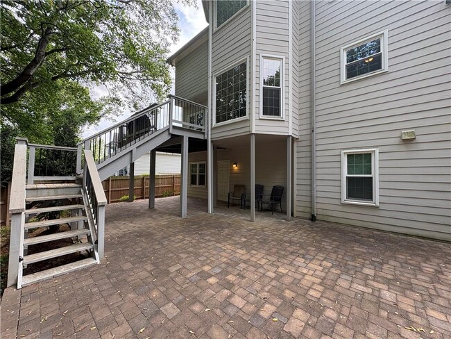 Building Photo - 10575 Aviary Dr
