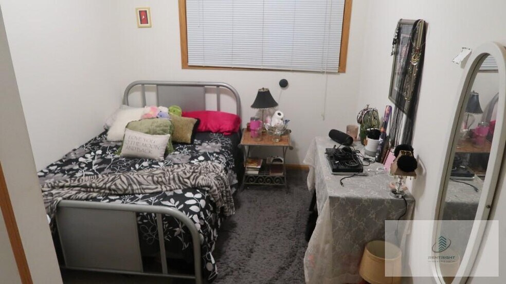 Building Photo - 1446 W Chicago Ave