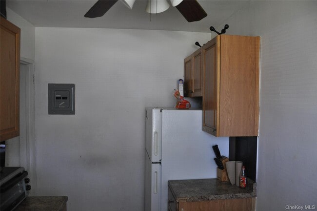 Building Photo - 133-22 Laurelton Pkwy