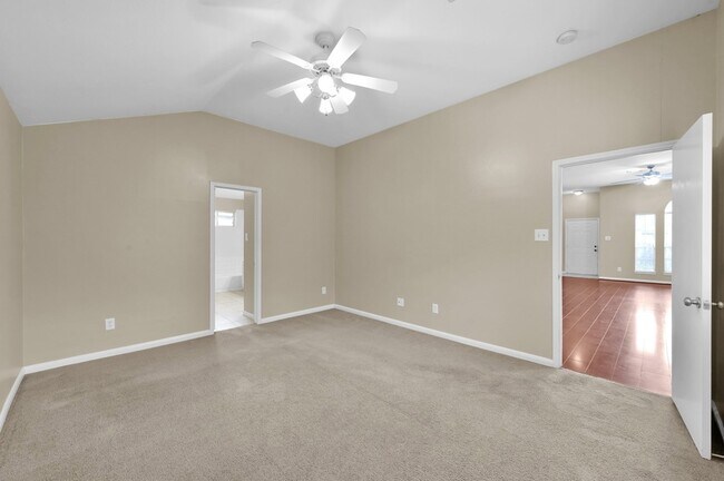 Building Photo - 506 Paradise Ln
