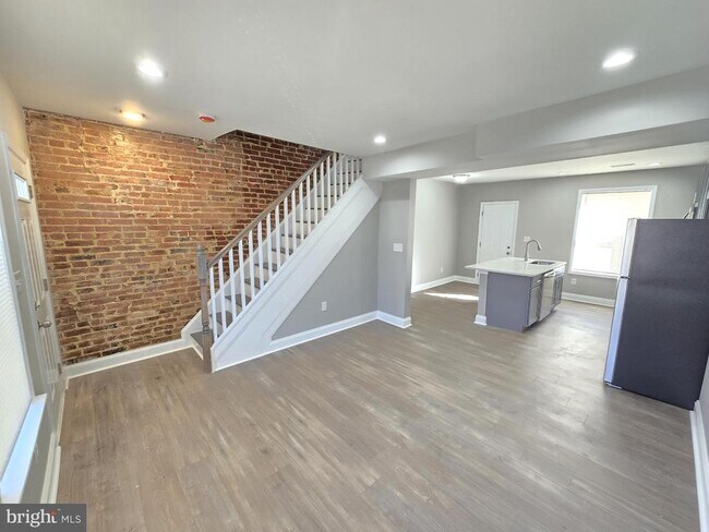 Building Photo - 3169 Ravenwood Ave