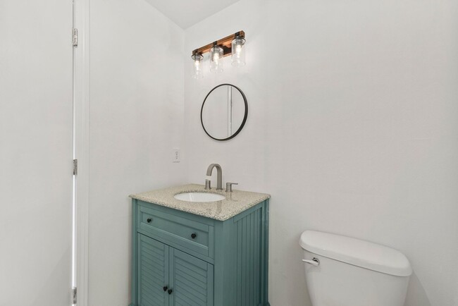 Building Photo - Clearwood Community Home in Yelm For Rent!...