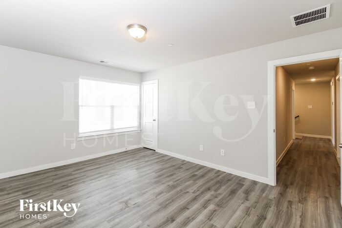 Building Photo - 610 Ava Trl
