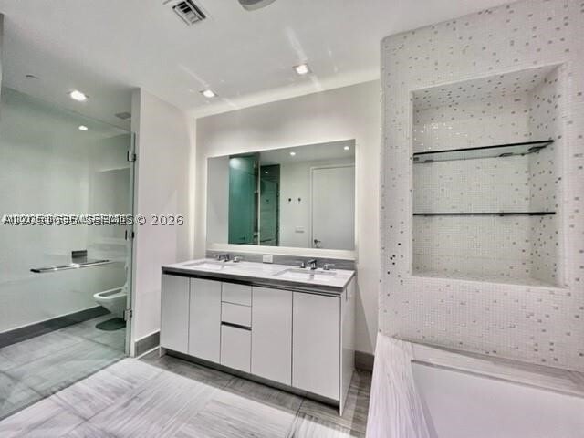 Building Photo - 16901 Collins Ave