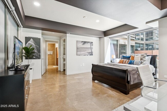 Building Photo - 7161 E Rancho Vista Dr