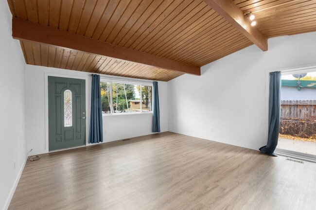 Building Photo - Adorable updated 2bdrm rancher