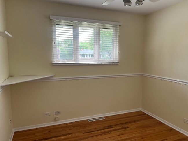 Building Photo - 1520 N Fernandez Pl