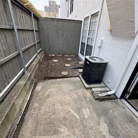 Building Photo - 4132 Cole Ave