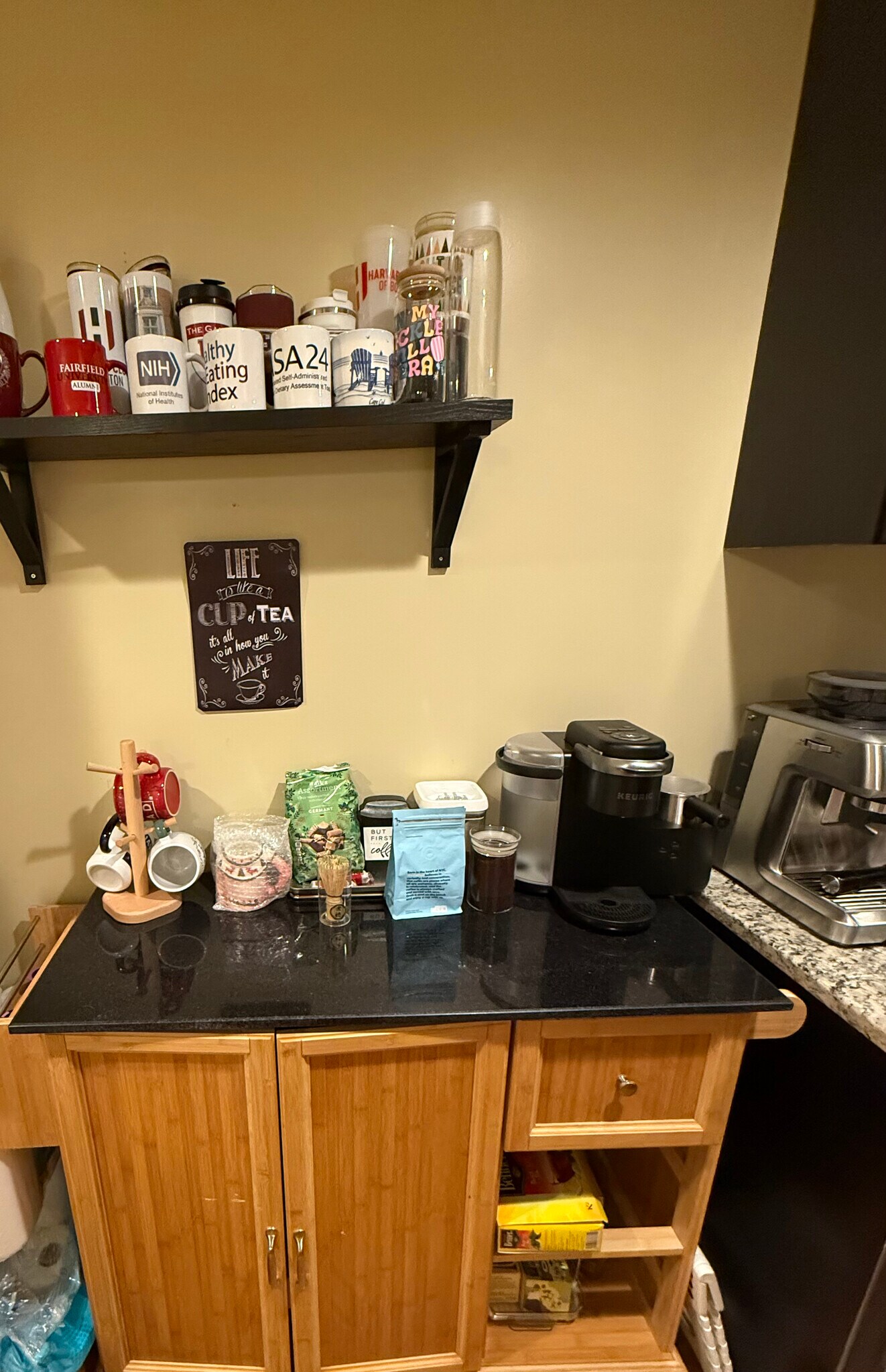 Building Photo - 404 Centre St