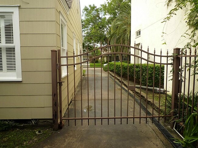 Building Photo - 4107 Riley St