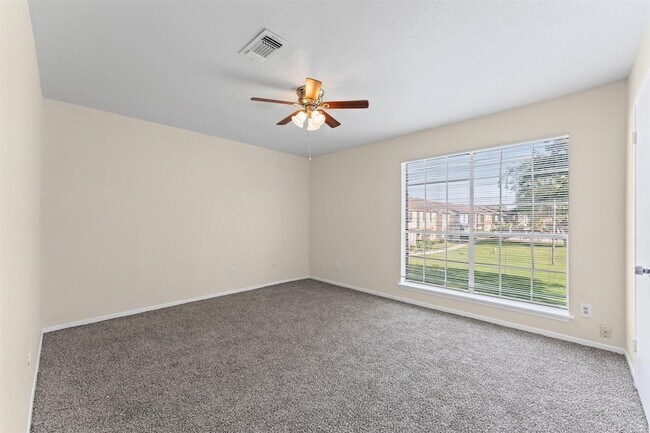 Building Photo - 1076 Willow Oaks Cir