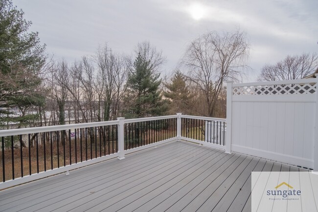 Building Photo - 5 Grandee Ct