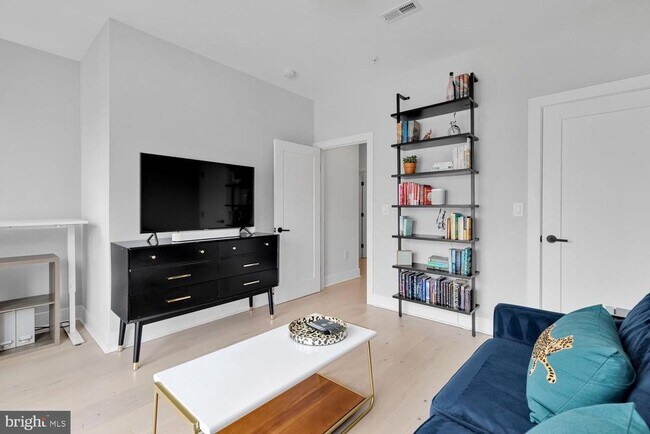 Building Photo - 664 Glick Ct NW