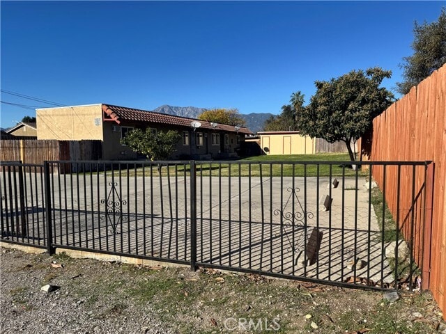 Building Photo - 14880 Randall Ave