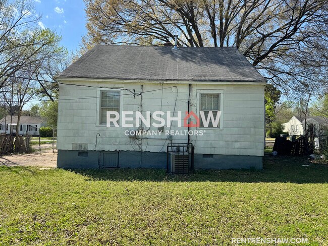 Building Photo - 992 Wrenwood St