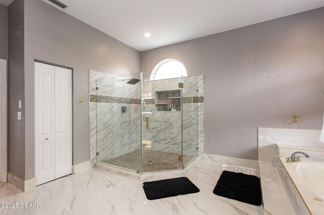 Building Photo - 3548 John Anderson Dr