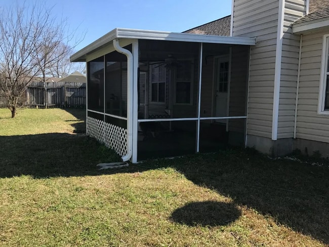 Building Photo - 4274 Hampton Dr