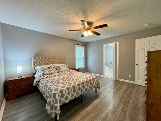 Building Photo - Location, Community, Quality Living. It St...