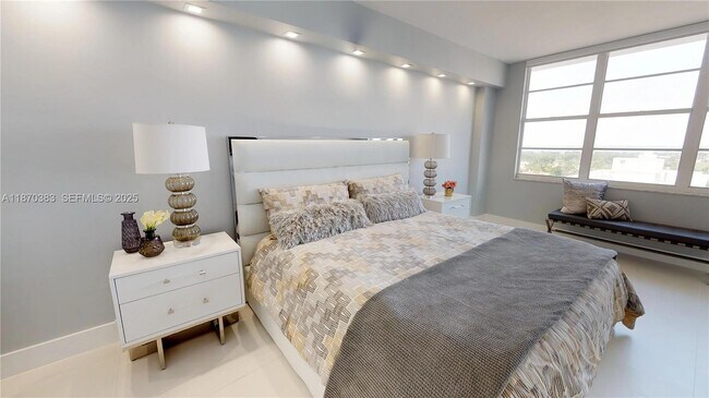 Building Photo - 5601 Collins Ave