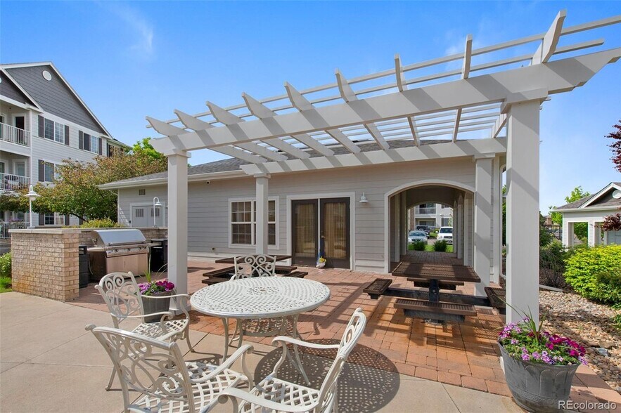 Building Photo - 15700 E Jamison Dr