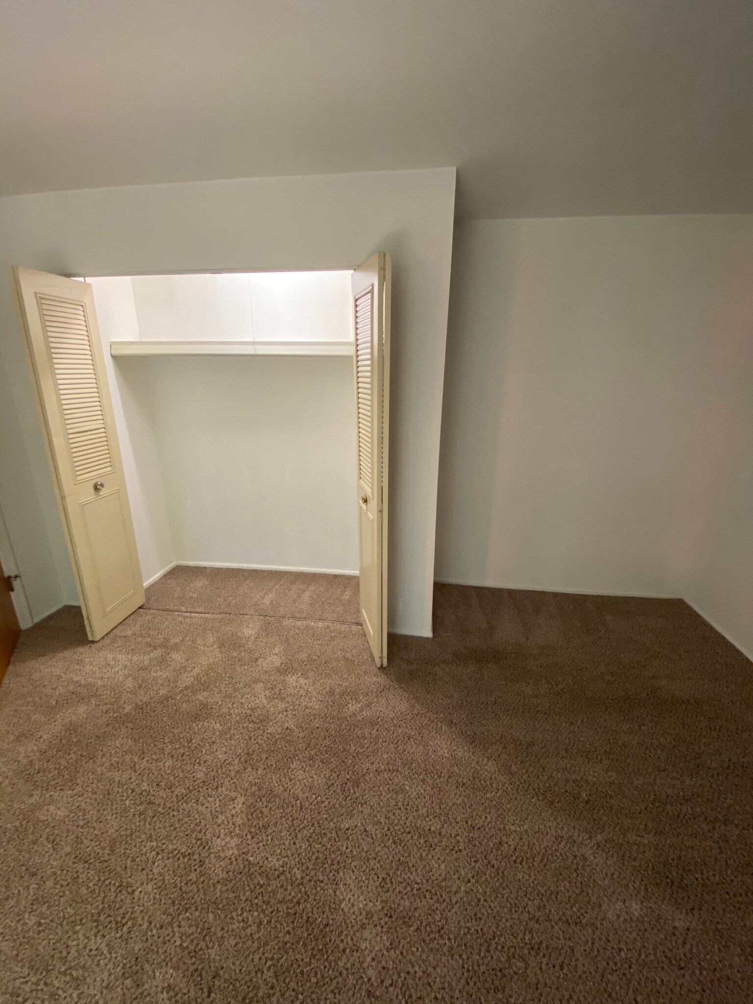 Building Photo - 126 Church St.