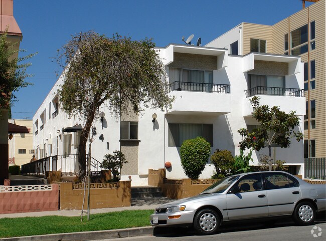 Building Photo - 514 N Kings Rd