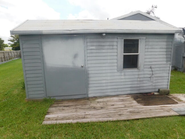 Building Photo - 1367 Elmbank Way