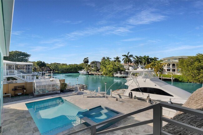 Building Photo - 232 W Seaview Dr