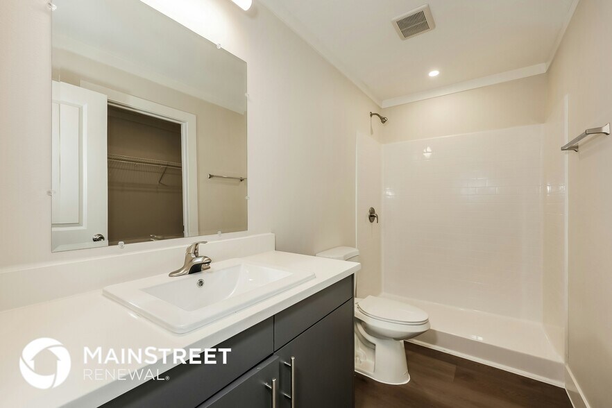 Building Photo - 2108 Belzise Terrace