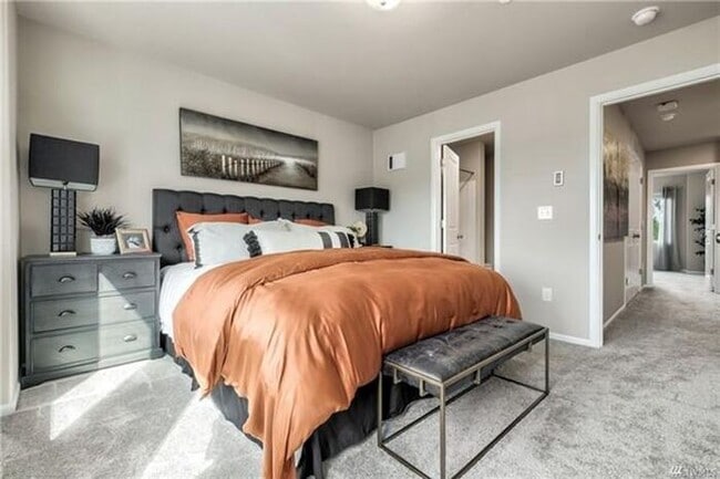 Building Photo - Sunrise TOWN HOME 2BDR 2.5BATH W/ 2 CAR GA...