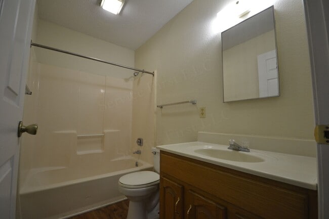 Building Photo - Greenfield Apartments