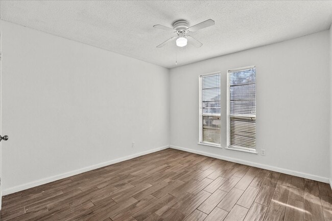 Building Photo - 3705 Misty Cove Ct