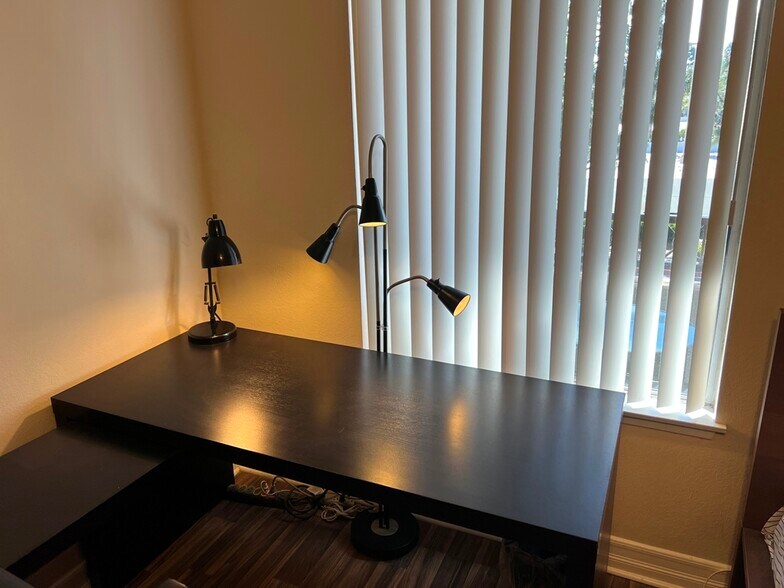 Building Photo - 8889 Caminito Plaza Centro