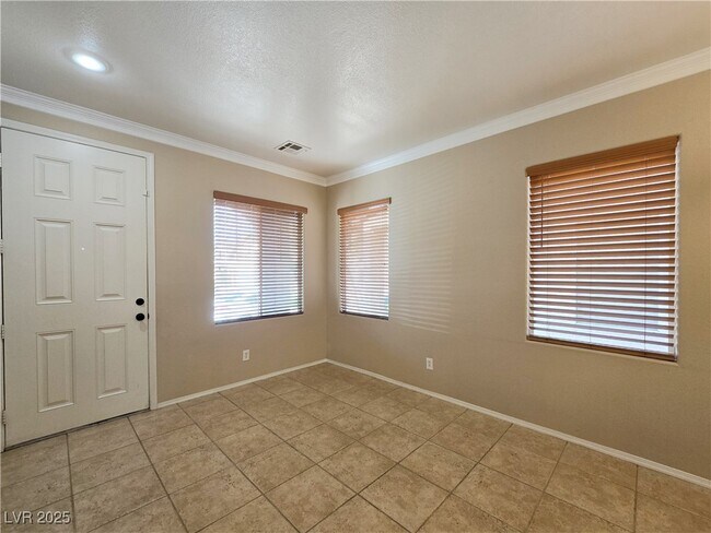 Building Photo - 5431 W Hasley Canyon Ave