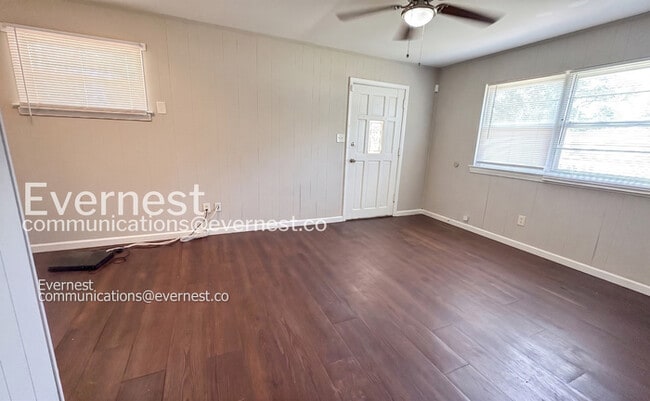 Building Photo - 200 Woodward Dr