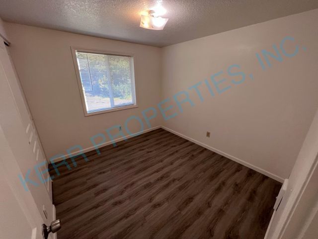 Building Photo - Charming 3-Bed, 2-Bath Retreat in Portland...